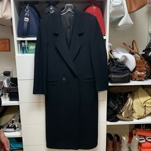 Holt Renfrew 100% cashmere, fully lined double breasted coat with pockets EUC.